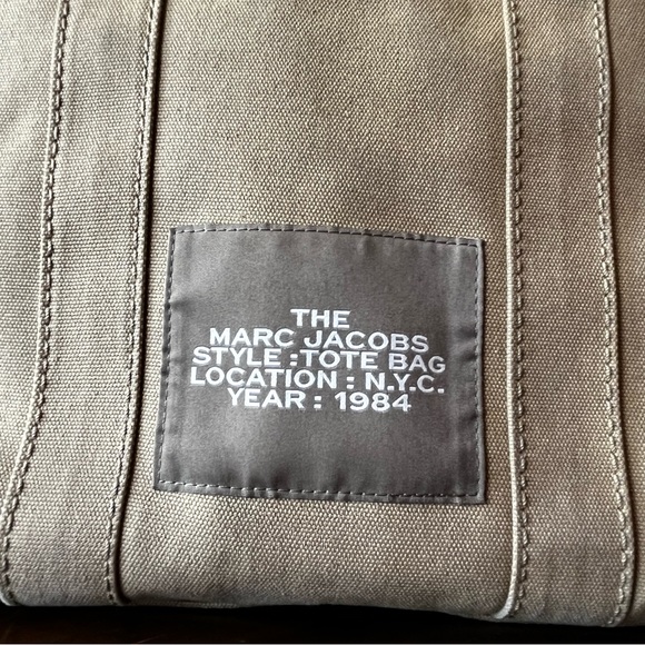 Marc Jacobs The Tote Bag - Picture 6 of 16